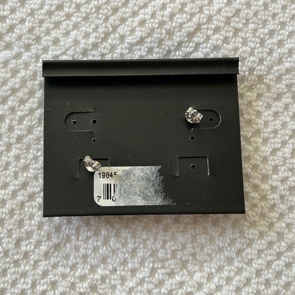 Sterling Silver 5 Petal Flower Earrings - Picture 3 of 3